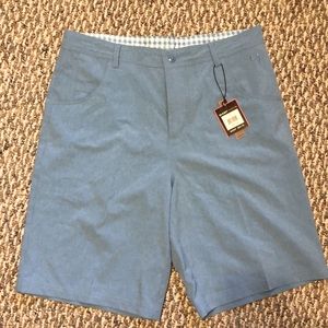 Short Par 4 men’s golf short, never worn, size 32 x 10” Inseam